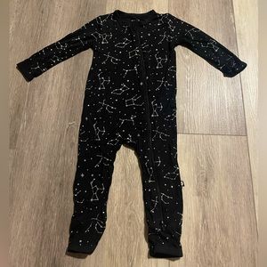 Kyte Baby Constellation Long Sleeved Zipper Romper 18-24 months